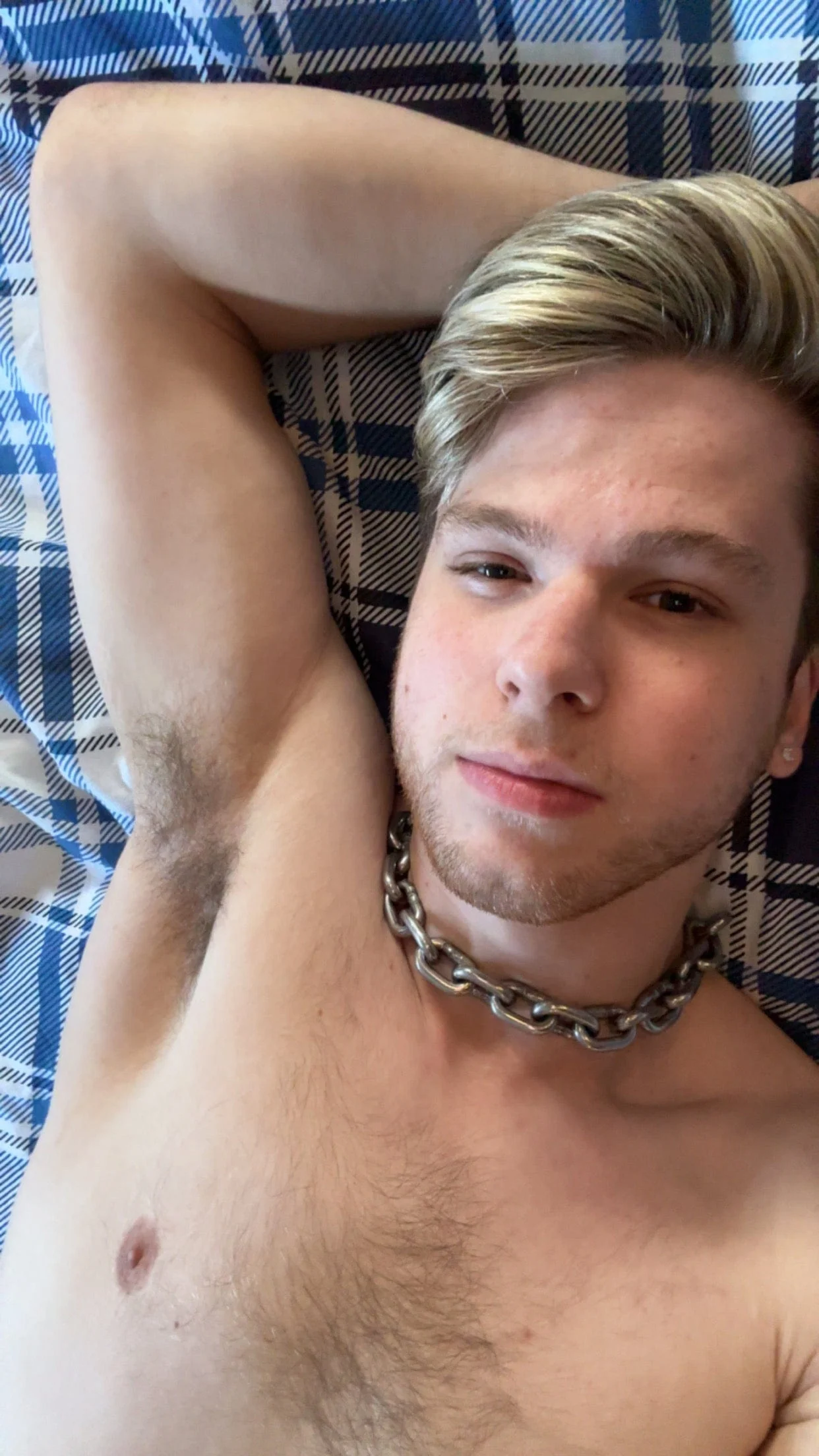 Feel Sam shows a lot - Image 7